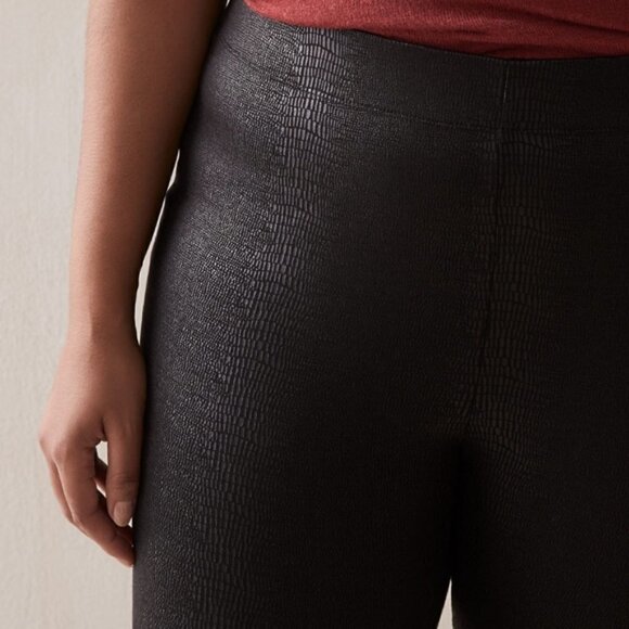 5X - Addition Elle | Tonal Snakeskin Print Leggings - Picture 3 of 6